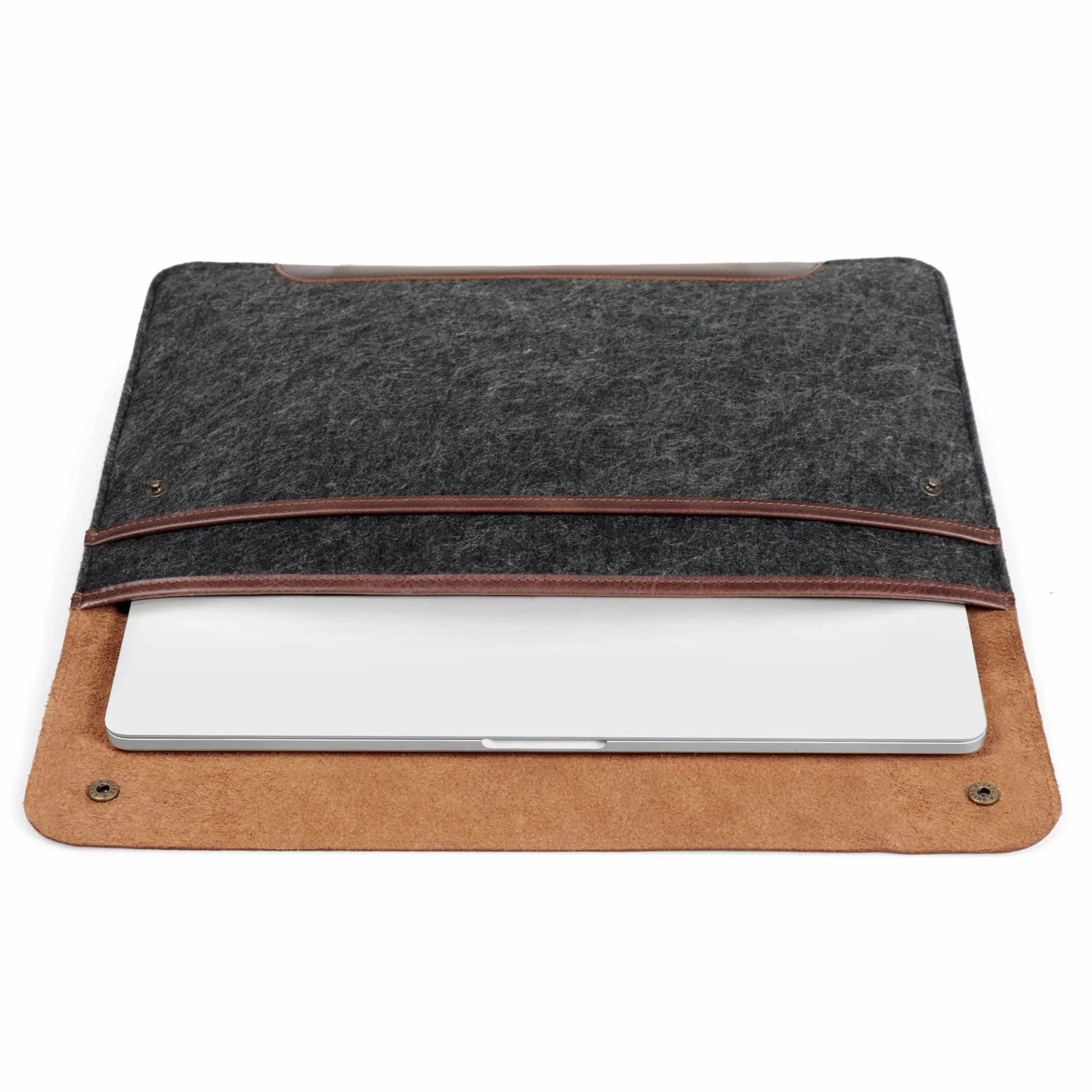 MegaGear Housse en Cuir Véritable et Polaire Compatible avec MacBook Pro 16/14 (M5, M4, M3, M2, M1) & MacBook Pro 15 & MacBook Air 13.6, 13 (M5, M3, M2, M1) 2020-2026