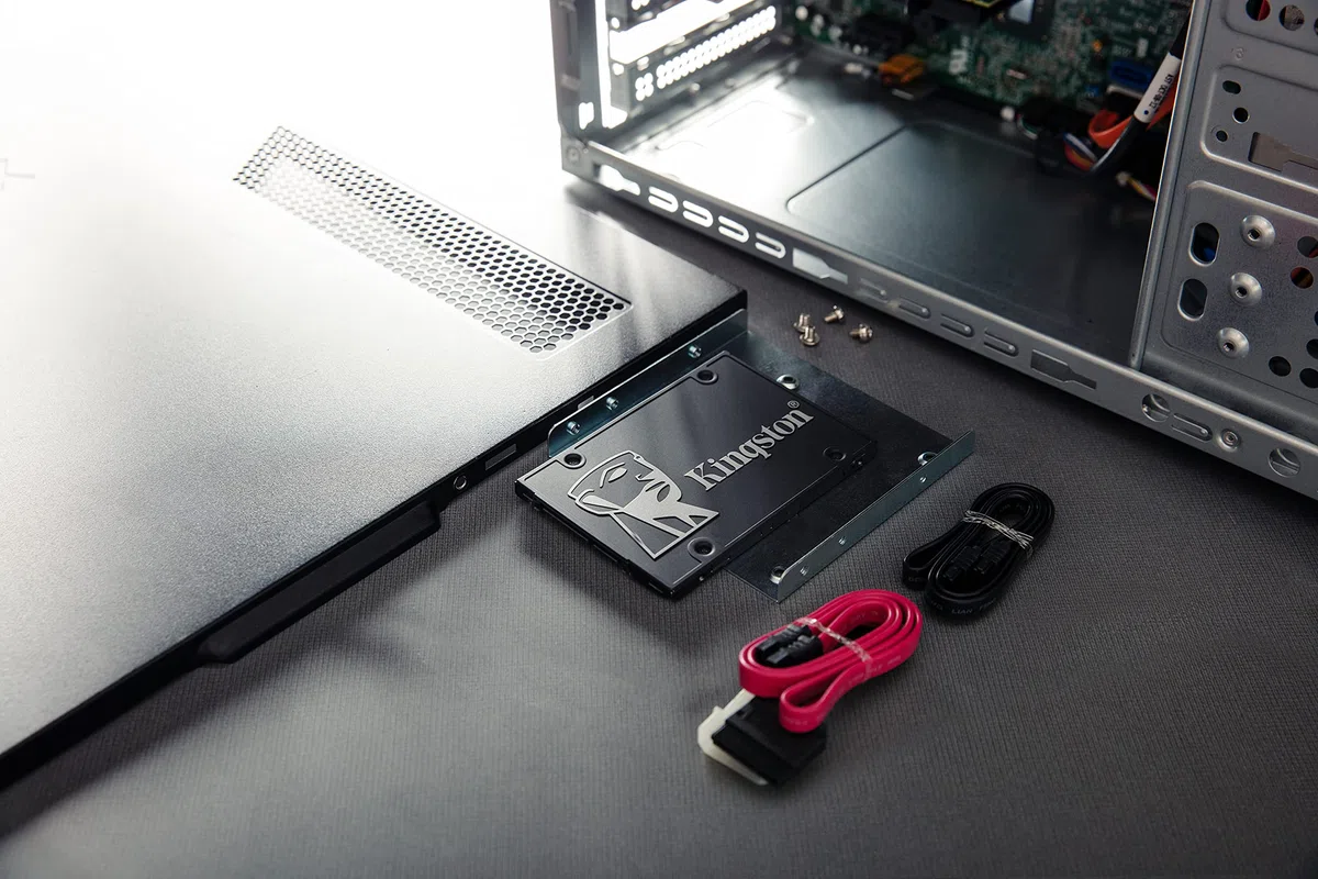 Kingston KC600 SSD SKC600/1024G SSD Interne 2.5" SATA Rev 3.0, 3D TLC, Chiffrement XTS-AES 256 bits