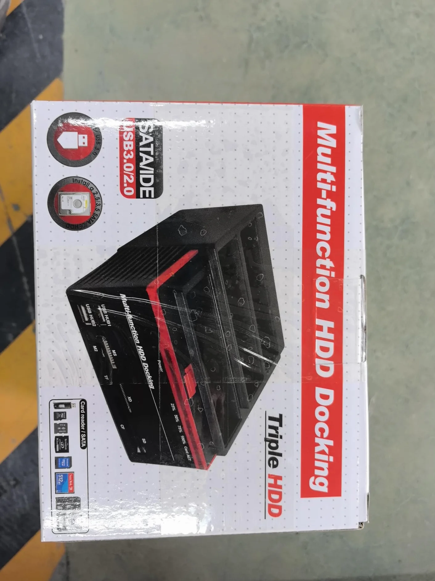 Station d’Accueil à 3 emplacements pour Disque Dur HDD 2,5’’/3,5’’, IDE/SATA, avec lecteurs de Cartes et Fonction Clone intégrés